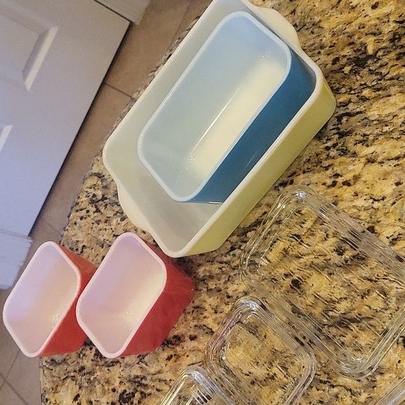 Pyrex Primary Refrigerator Set Yellow Blue Red Full Set 1950 - Picture 4 of 14